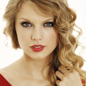 taylor-swift-red-square